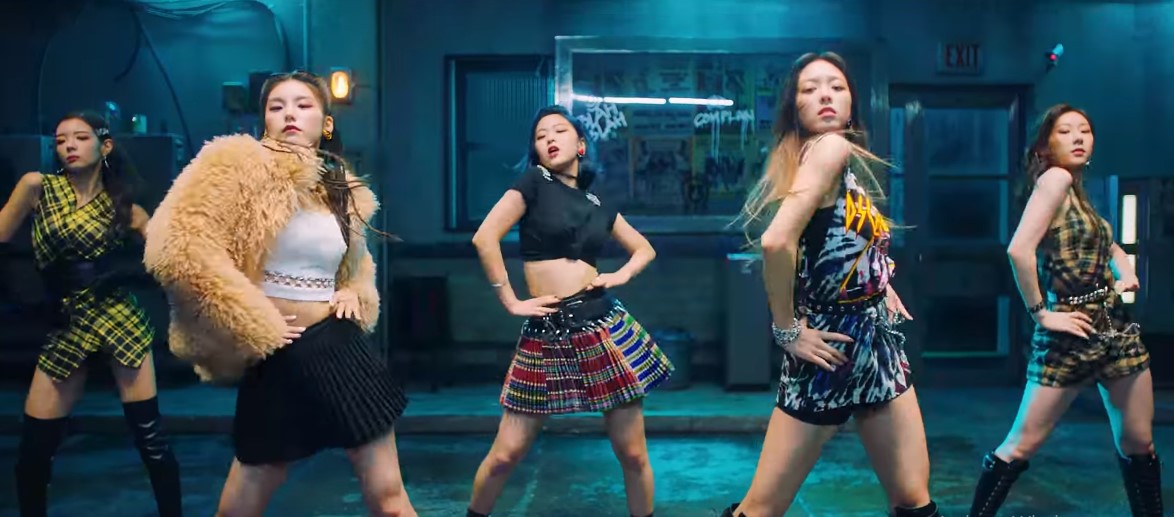 itzy-lakukan-comeback-dan-kalian-harus-tonton-mv-wannabe-sekarang